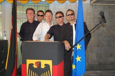 Kabul Botschaftflaggenband.jpg