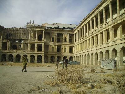 Kabul vor Palast1.jpg