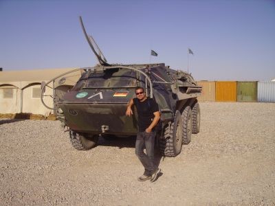 Mazar Kanne vor Panzer.jpg