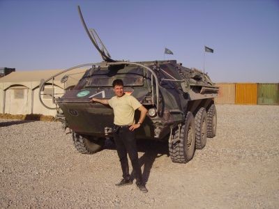 Mazar Martin vor Panzer.jpg