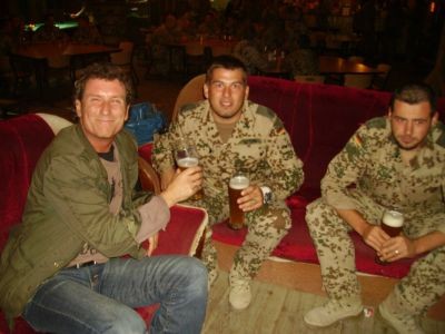 Termez im Pub3.jpg